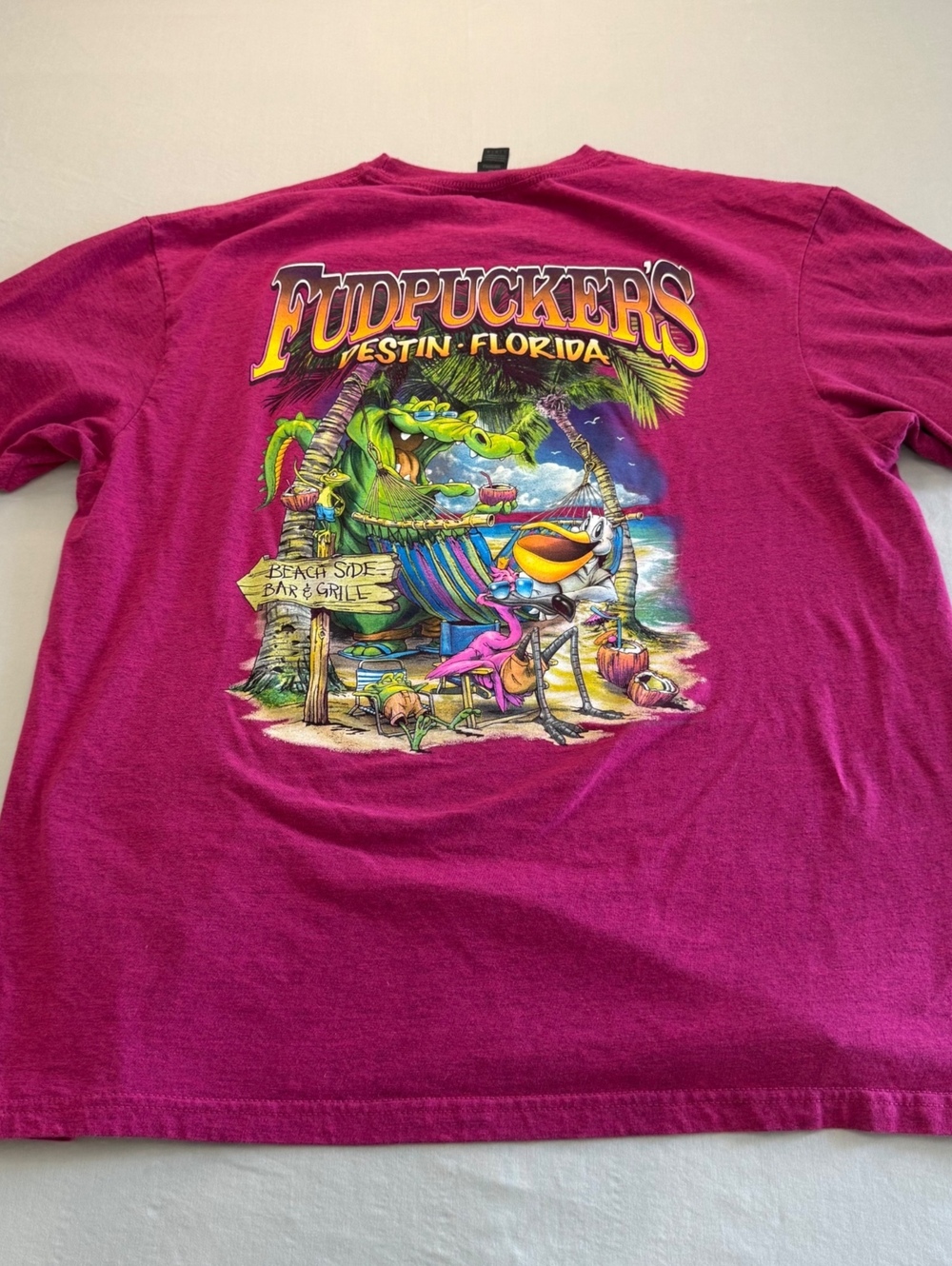 Fudpuckers Destin Florida T-Shirt L Pink Magenta Beach Bar Grill Gator Graphic